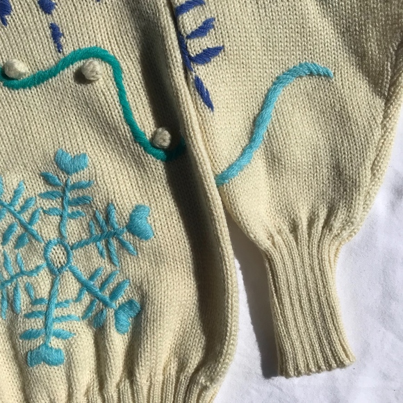 (5 for $20) Girls Obermeyer Cream Sweater VGC - Picture 4 of 8